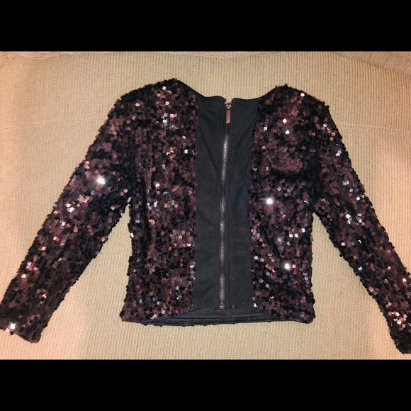 Top - Picture 2 of 2